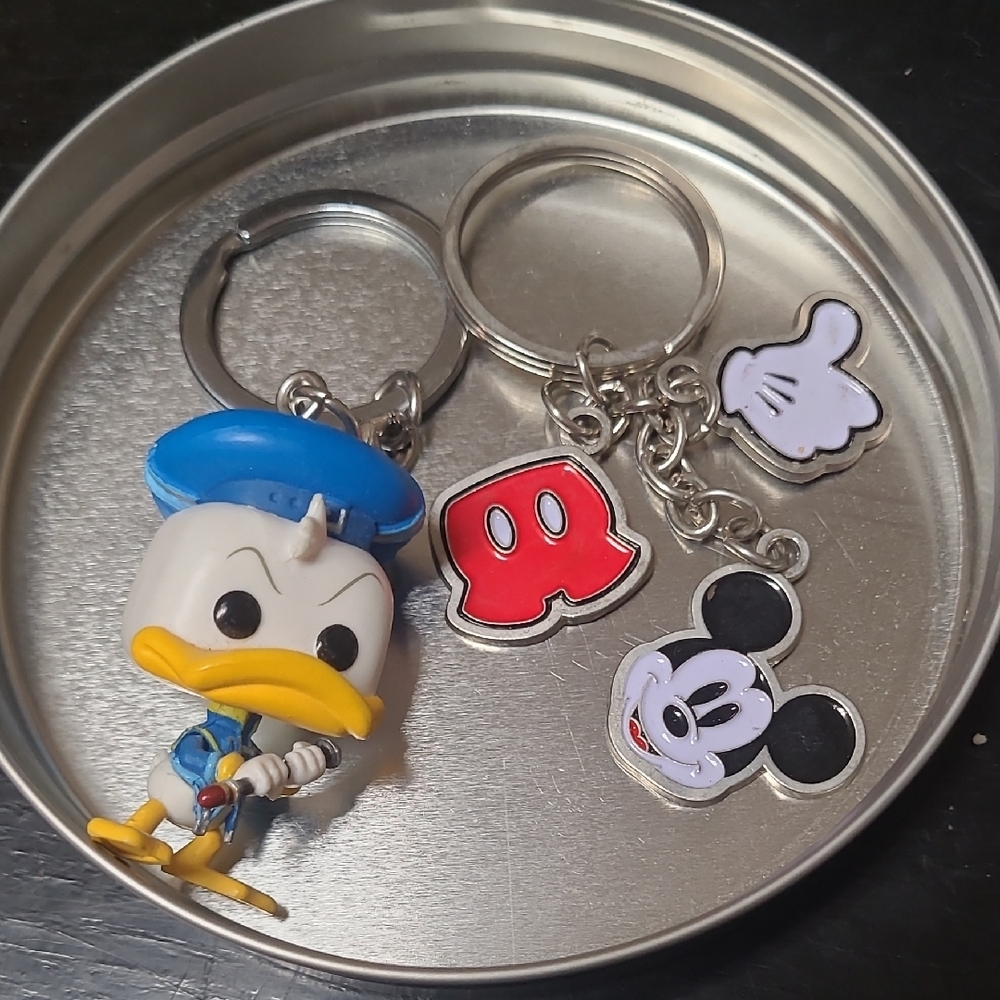 Disney Donald Duck And Mickey Mouse Keychain Set